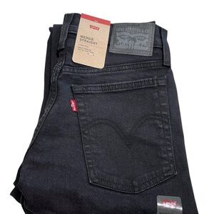 Levi’s Wedgie Straight Women’s Black High Rise Jeans - SIZE 27 X 28 / NEW